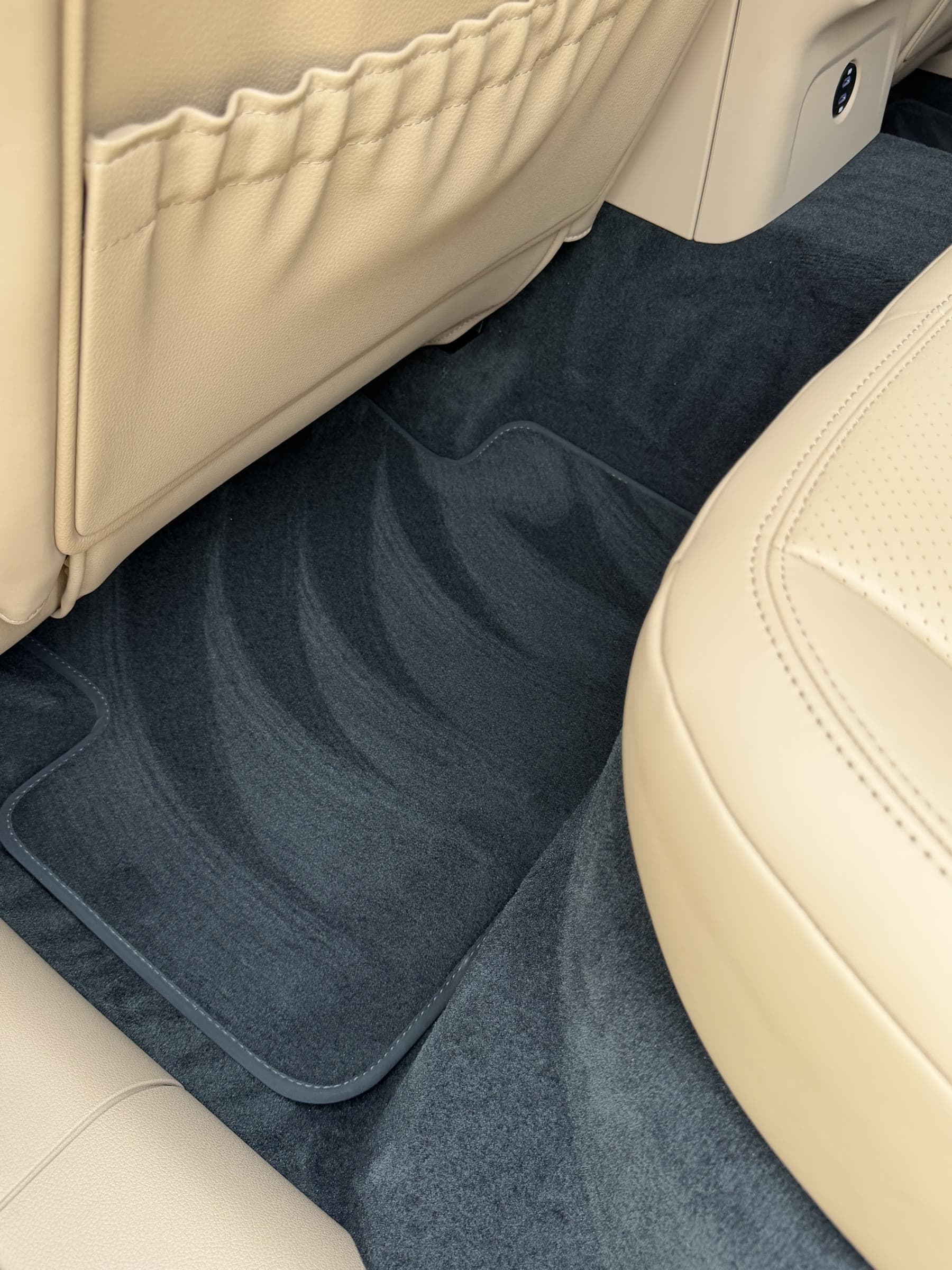 Interior Full Detail for Meredith B.'s 2023 Porsche Macan